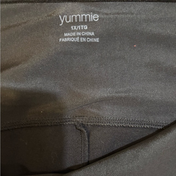 Yummie by Heather Thomson Black Slim Fit Leggings - Picture 2 of 3